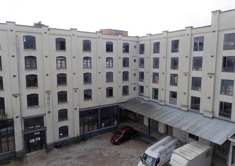 De beschikbare oppervlaktes voor tijdelijk gebruik liggen op de verdiepingen van deze gebouwen. © sau-msi.brussels (MSA-Idea-Origin)